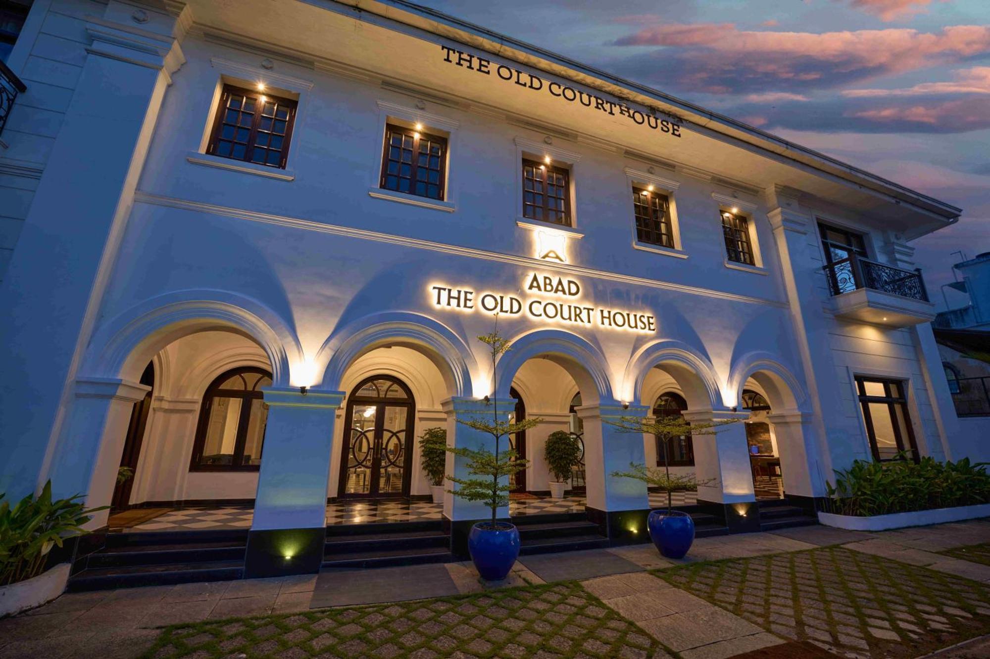 The Old Court House By Abad Hotel Kocsín Kültér fotó