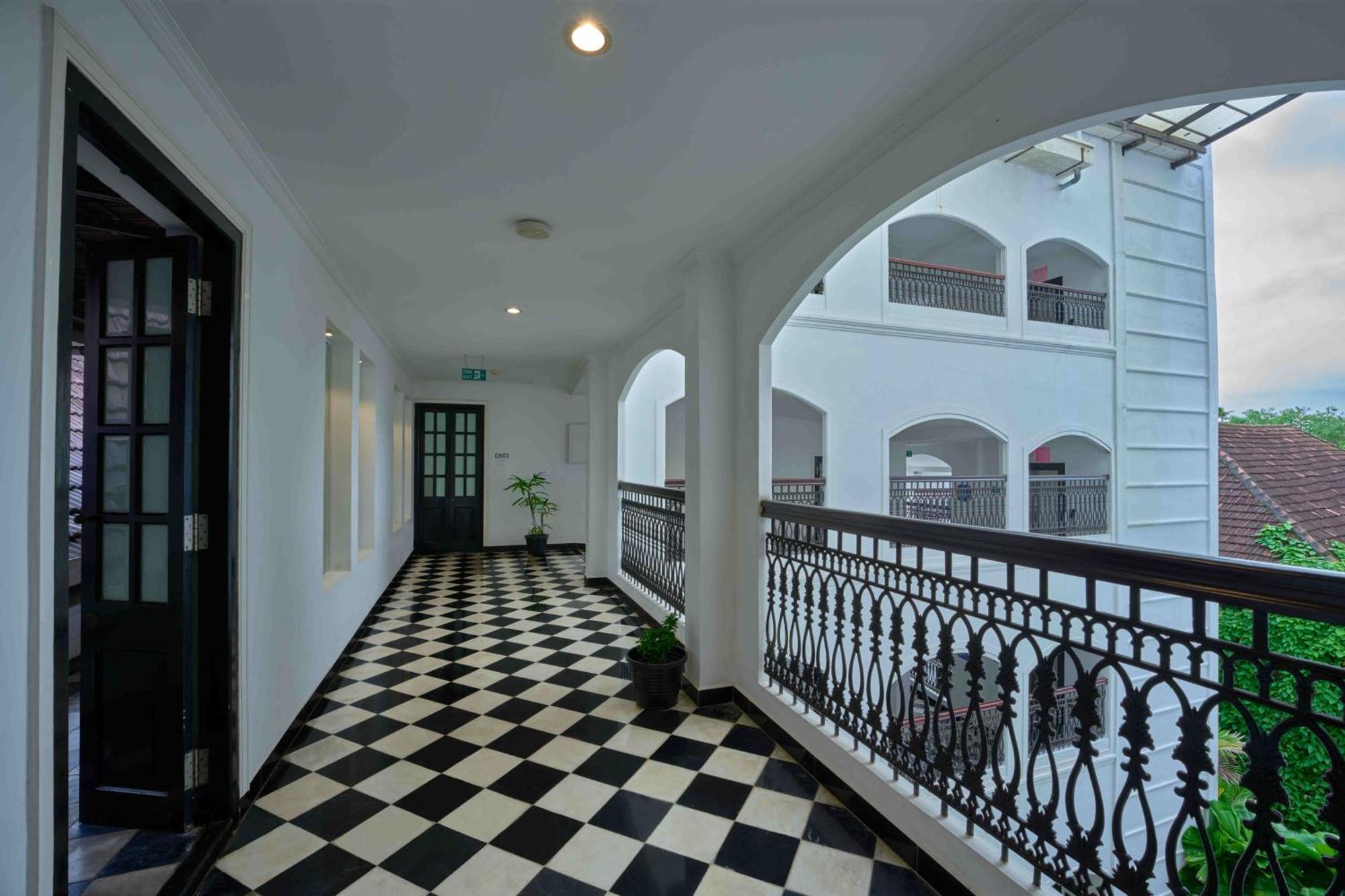 The Old Court House By Abad Hotel Kocsín Kültér fotó
