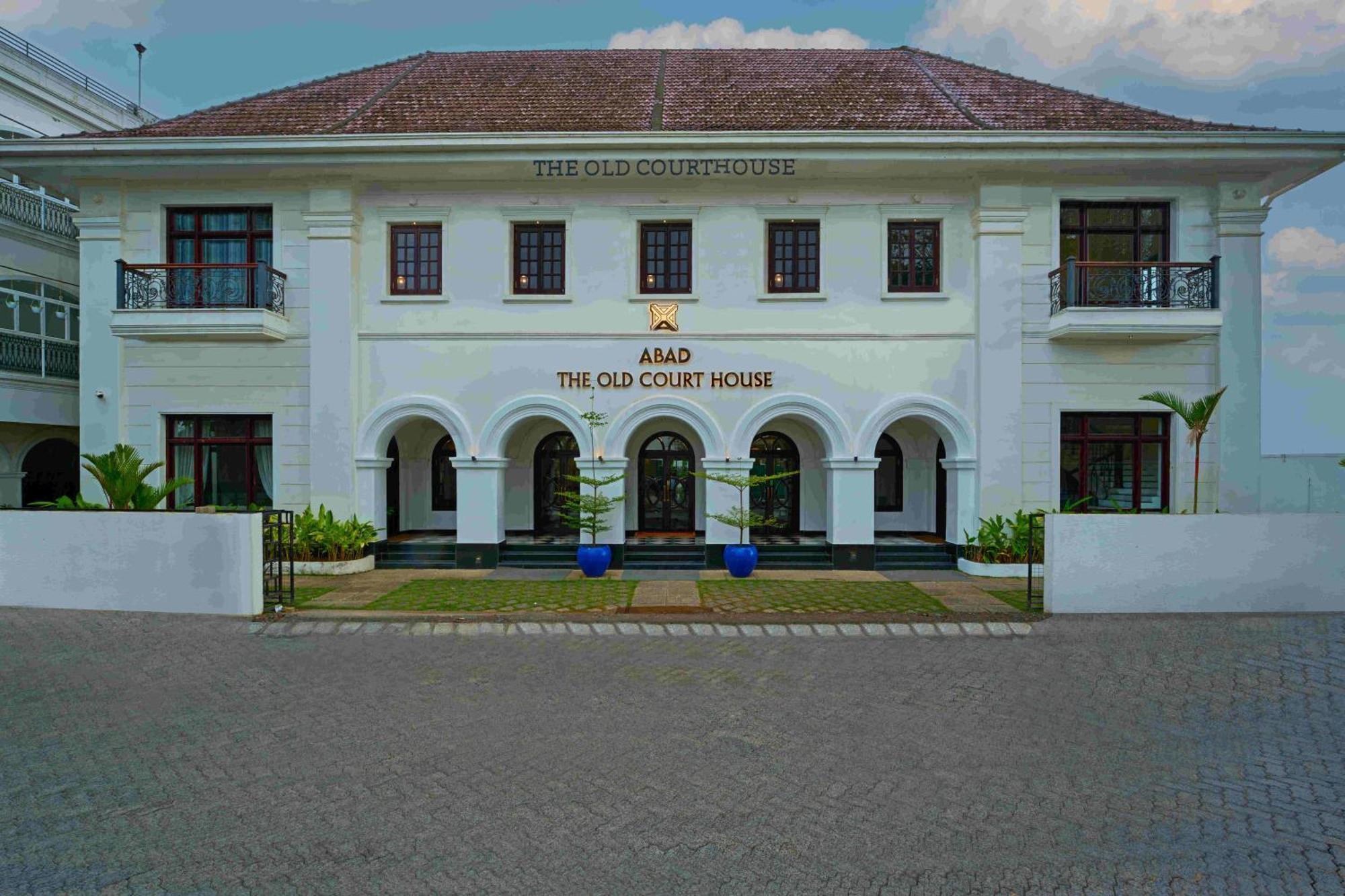 The Old Court House By Abad Hotel Kocsín Kültér fotó